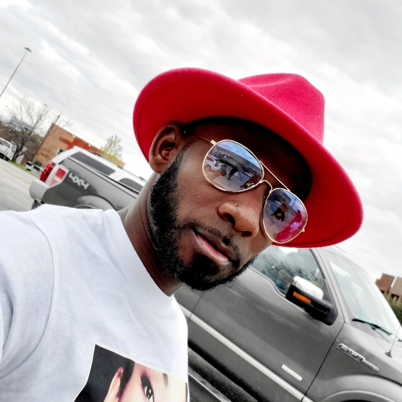 Meet your Posher, Meek - Picture 1 of 1